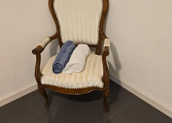 Проживання в сім'ї Eco *